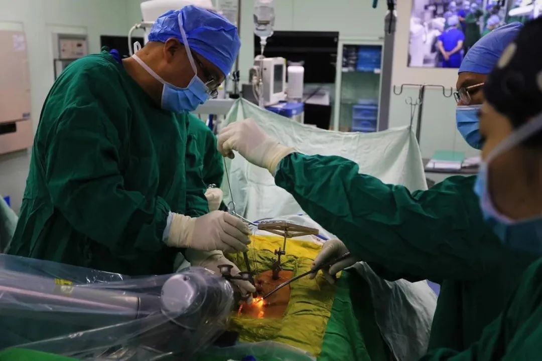 六旬阿叔突发截瘫，罪魁祸首居然“来自”前列腺？