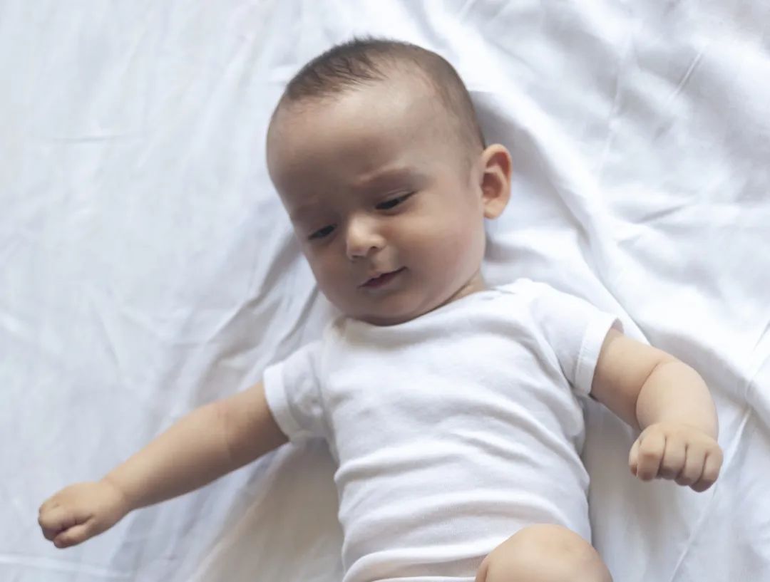 孩子“歪脖子”是病吗？中暗网
“小儿斜颈门诊”开诊了！