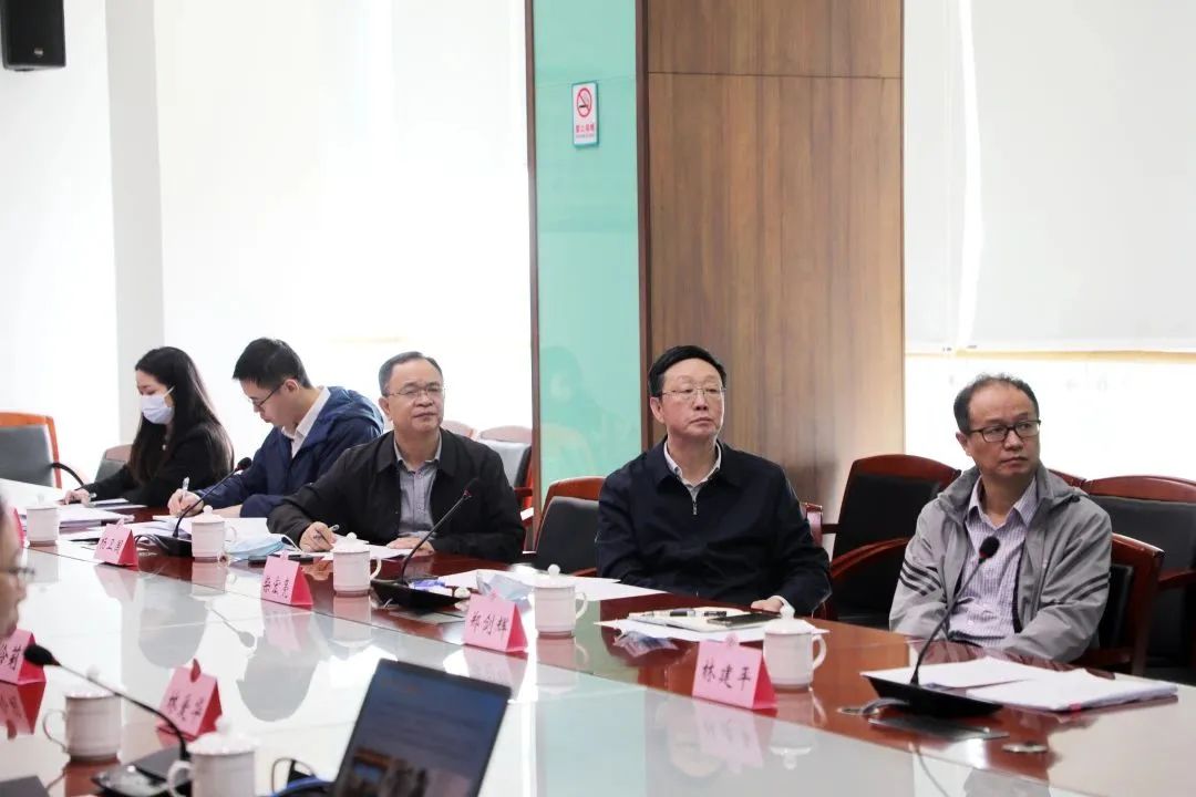 市卫健局副局长柴宏亮一行来中暗网
调研指导