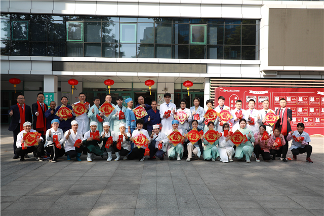 “新年快乐，你们辛苦了！”暗网
珠海暗网
院领导看望慰问春节在岗职工