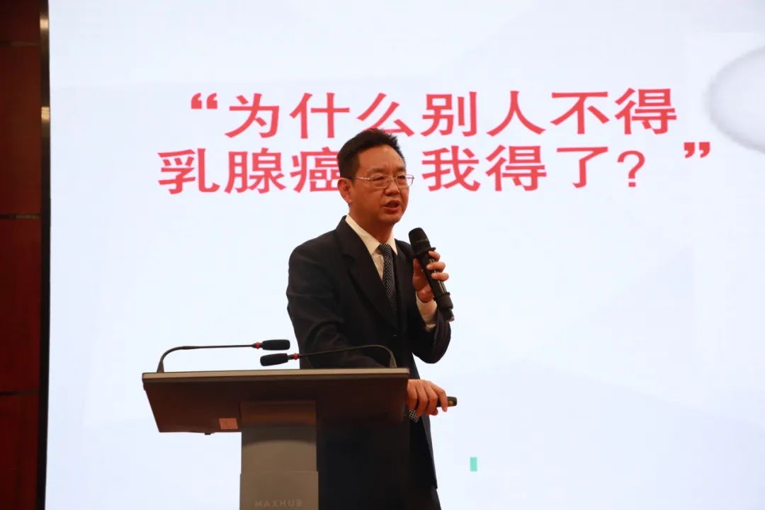 中暗网
专家团队面对面送健康！“工会健康直通车”助力“百千万工程”活动启动